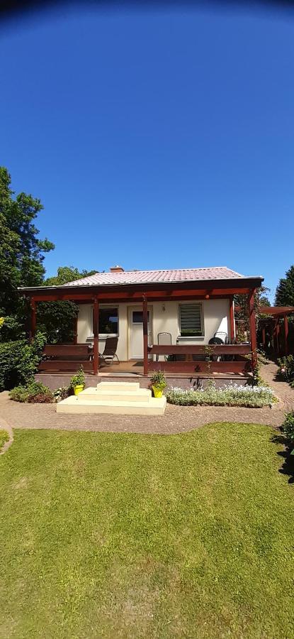 Bungalow Idylle Am See 诺伊鲁平 外观 照片