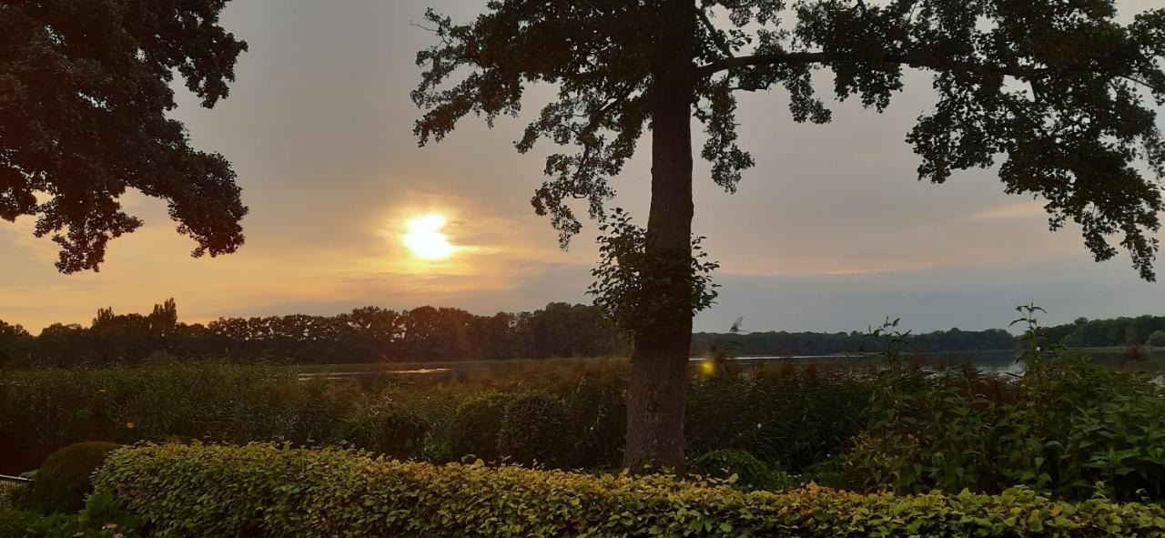 Bungalow Idylle Am See 诺伊鲁平 外观 照片