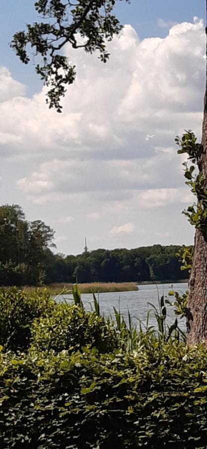 Bungalow Idylle Am See 诺伊鲁平 外观 照片