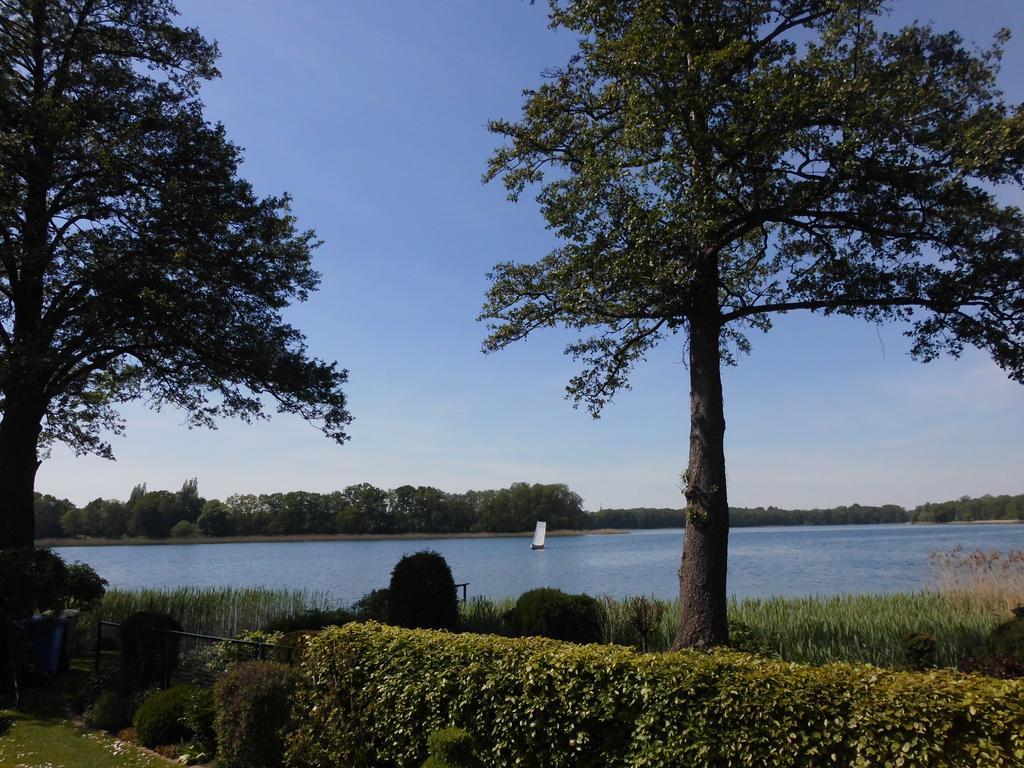 Bungalow Idylle Am See 诺伊鲁平 外观 照片