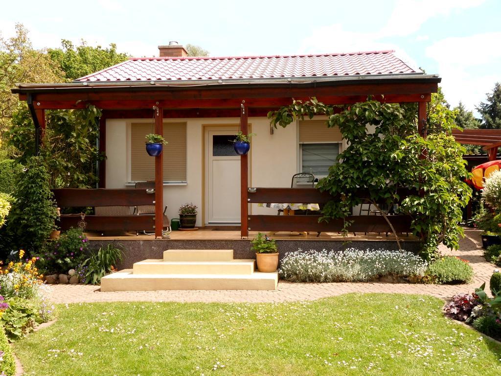 Bungalow Idylle Am See 诺伊鲁平 外观 照片