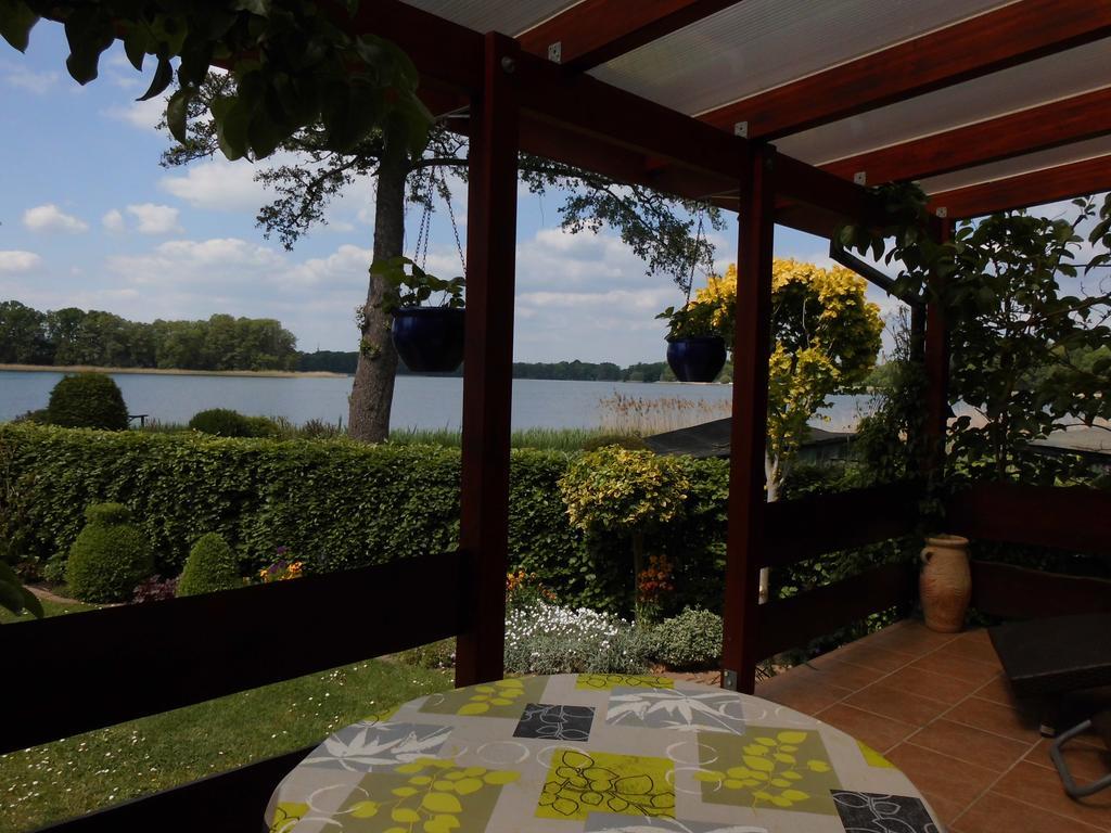 Bungalow Idylle Am See 诺伊鲁平 外观 照片