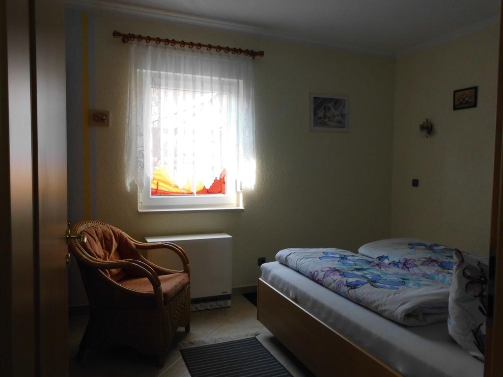 Bungalow Idylle Am See 诺伊鲁平 外观 照片