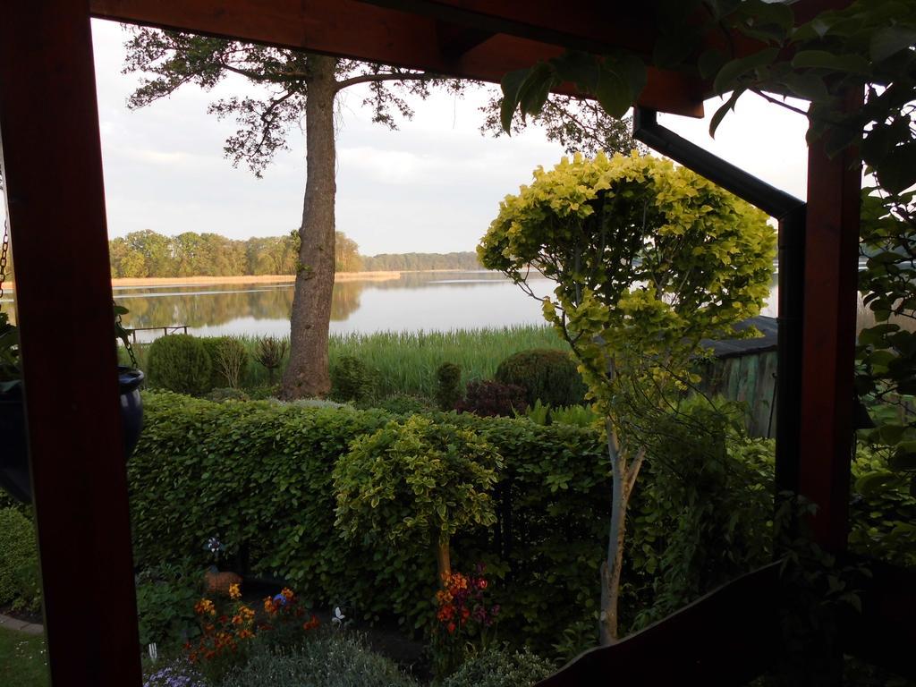 Bungalow Idylle Am See 诺伊鲁平 外观 照片